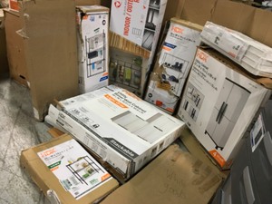 lot 21 image: HDX SHELVING AND CABINETS DIFFERENT SIZES CUSTOMER RETURNS SEE PICS