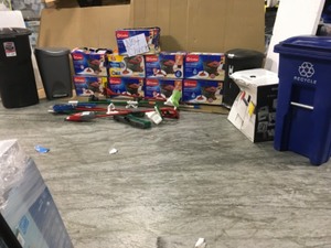 lot 18 image: PALLET WITH ASSORTED CEDAR CLEANING SUPPLIES CUSTOMER RETURNS SEE PICS