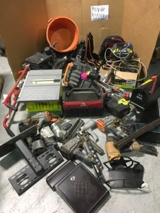 lot 25 image: MIXED WITH ASSORTED USED TOOLS AND PLANTERS WITH OTHER MISC TOOLSSTUFF CUSTOMER RETURNS SEE PICS