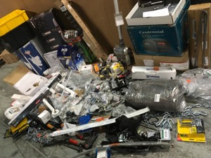 lot 40 image: MISC ASSORTED PALLET WITH GARAGEHOUSE AND WORK TOOLS CUSTOMER RETURNS SEE PICS