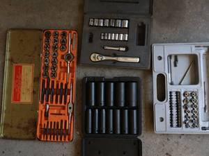 lot 15 image: Tap & Die Set with Craftsman Socket Wrench Set