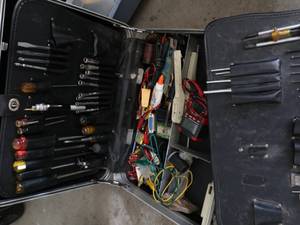 lot 50 image: Handy Man Repare Briefcase