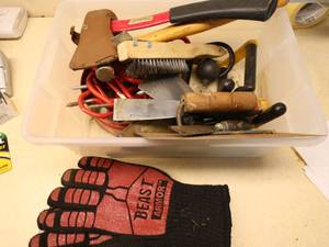 lot 49 image: Garage Goodies