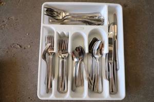 lot 71 image: Full set Flatware