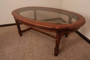 lot 201 image: Beautiful Solid Wood Coffee Table