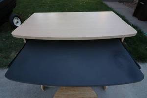 lot 202 image: Kids distance learning Desk & Stool