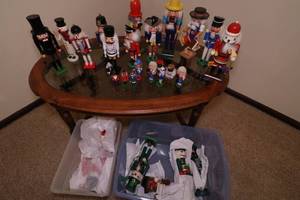 lot 203 image: Vintage Nut Crackers to include