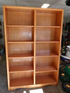 lot 191 image: Solid Oak Book Shelf
