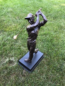 lot 105 image: Golf Statue