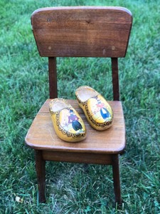 lot 99 image: Vintage Decortative Hand Painted Dutch Clogs