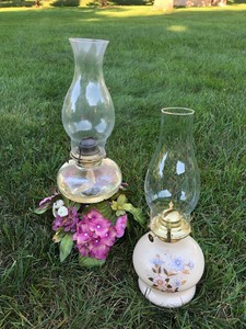 lot 134 image: Vintage oil Lamps