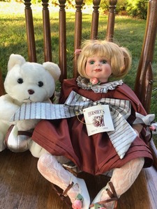 lot 149 image: HERSHEYS HUGS KISSES 1997 EDITION PORCELAIN DOLL