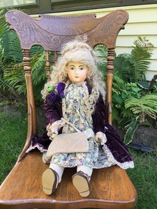 lot 142 image: Valuable French Tete Jumeau Bique Doll