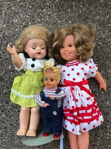 lot 162 image: VINTAGE DOLL LOT 1972 IDEAL Shirley Temple