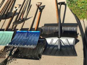 lot 56 image: Long Handled Tools