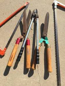 lot 58 image: Garden Cutter Lot