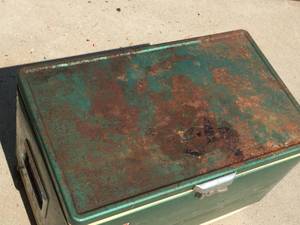 lot 70 image: Vintage Coleman Cooler