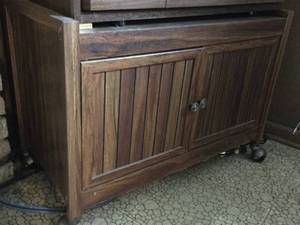 lot 116 image: Rolling TV Stand