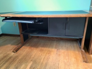 lot 3 image: L-Shaped Corner Desk
