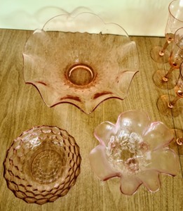 lot 14 image: Pink Depression Glassware
