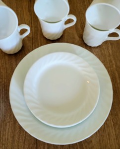 lot 21 image: White Corelle Dishes