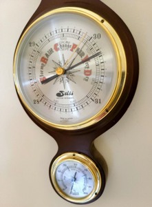 lot 55 image: Vintage Barometer