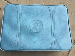 lot 120 image: Three Piece American Tourist Luggage Set