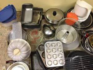 lot 146 image: Large Cooking  Baking Lot