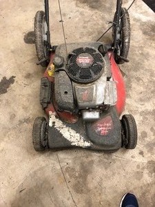lot 29 image: Yard Machines Select Series Lawnmower