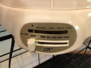 lot 119 image: Kitchen Items