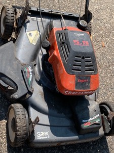 lot 10 image: Craftsman Push Mower