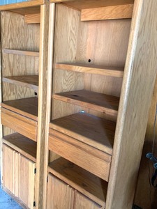 lot 100 image: Two Oak Bookshelves