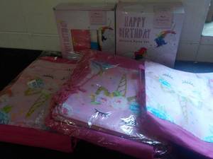 lot 2 image: Unicorn Party Lot ...