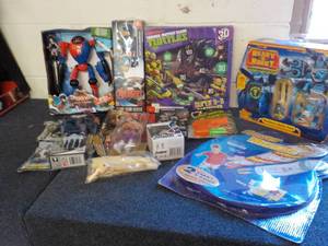 lot 63 image: Ready Robot, Teenage Mutant Ninja T...