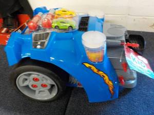 lot 70 image: Kid Connection Take Apart Engine an...