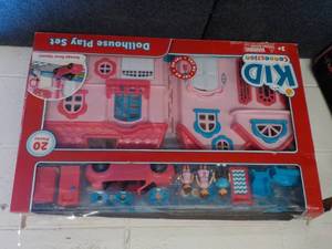 lot 73 image: Kid Connection Dollhouse Play Set ...