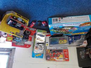 lot 85 image: Hot Wheels and More...