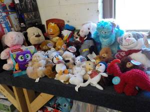 lot 86 image: Stuffed Animals...