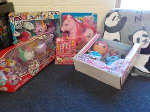 lot 87 image: My Little Pony, Fleece Blanket and ...