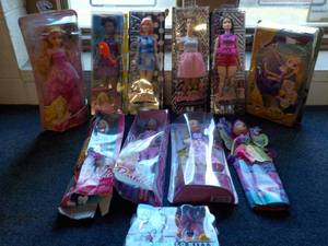 lot 101 image: Barbie Dolls and More...