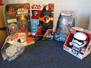 lot 110 image: Star Wars Lot...