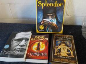 lot 115 image: Splendor and Books...