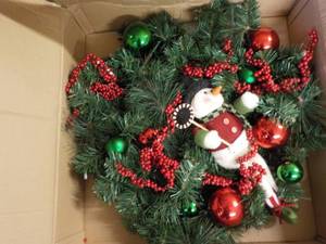 lot 143 image: Snowman Wreath...