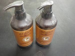 lot 199 image: 2 - 10.1 Bottles of Argan Diabella ...