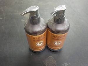 lot 200 image: 2 - 10.1 Bottles of Argan Diabella ...