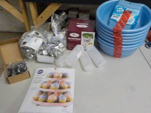 lot 268 image: Cookie Cutters, Rubwash Tubs, Gravy...