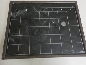 lot 270 image: Day of the Week Magnetic Organizer...
