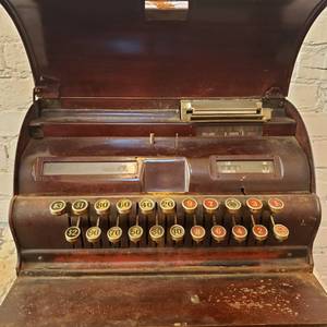 lot 35 image: Antique National Cash Register