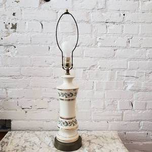 lot 92 image: Porcelain Vase Table Lamp