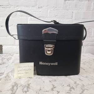lot 48 image: Honeywell Pentax SP1000 Camera